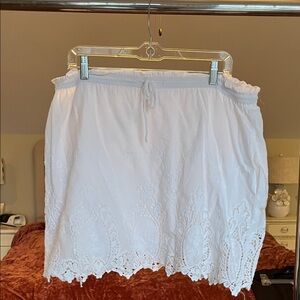 Joe Fresh White Embroidered Scalloped Cotton Skirt